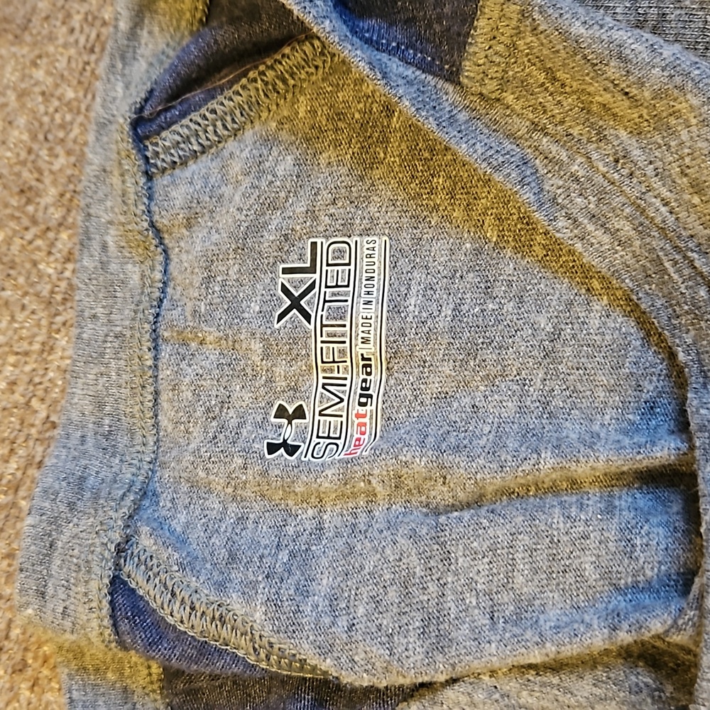 UA NY Yankees shirt - Picture 3 of 7